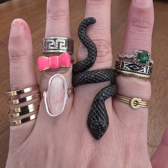 64 Piece Vintage To Costume To Fashion Ring Lot Bundle Estate - Picture 10 of 16